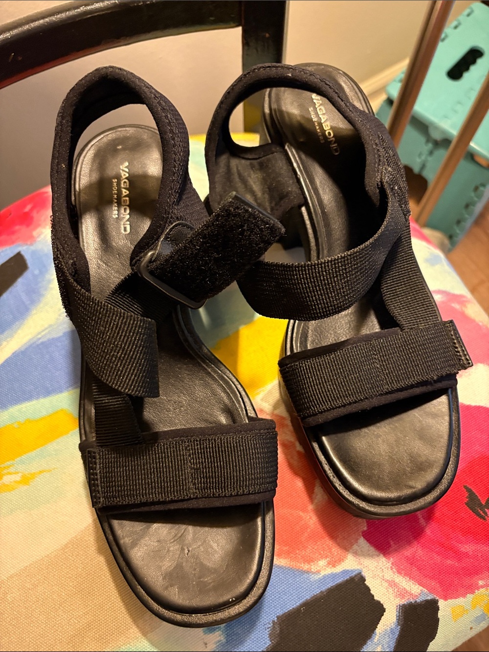 Vagabond black platform sandals (like new)